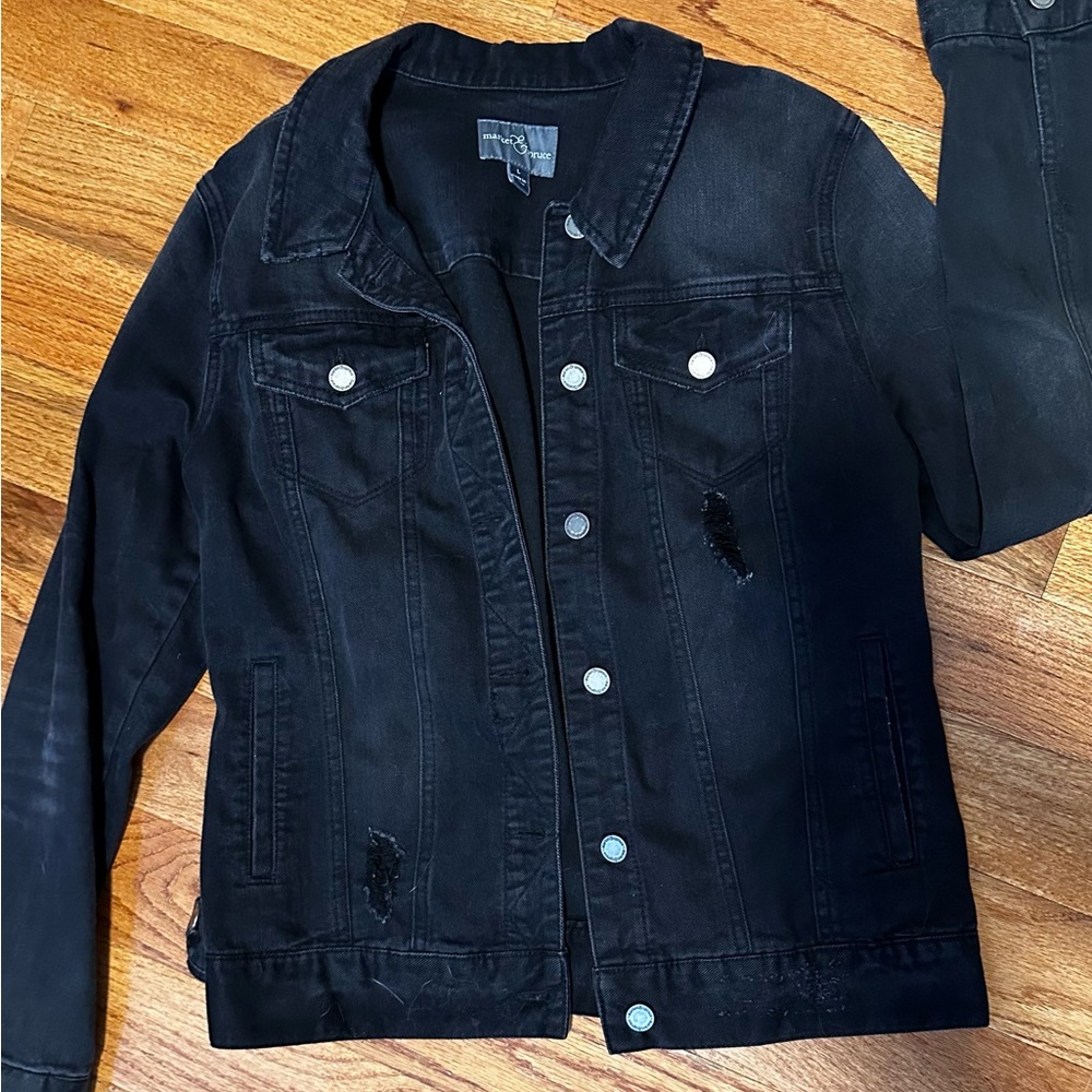 🍁 Distressed Denim Jacket 🍁